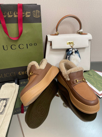 GUCCI LOAFER IN PEANUT BROWN AND CHOCOLATE BROWN CALFSKIN WITH BEIGE WOOL LINING