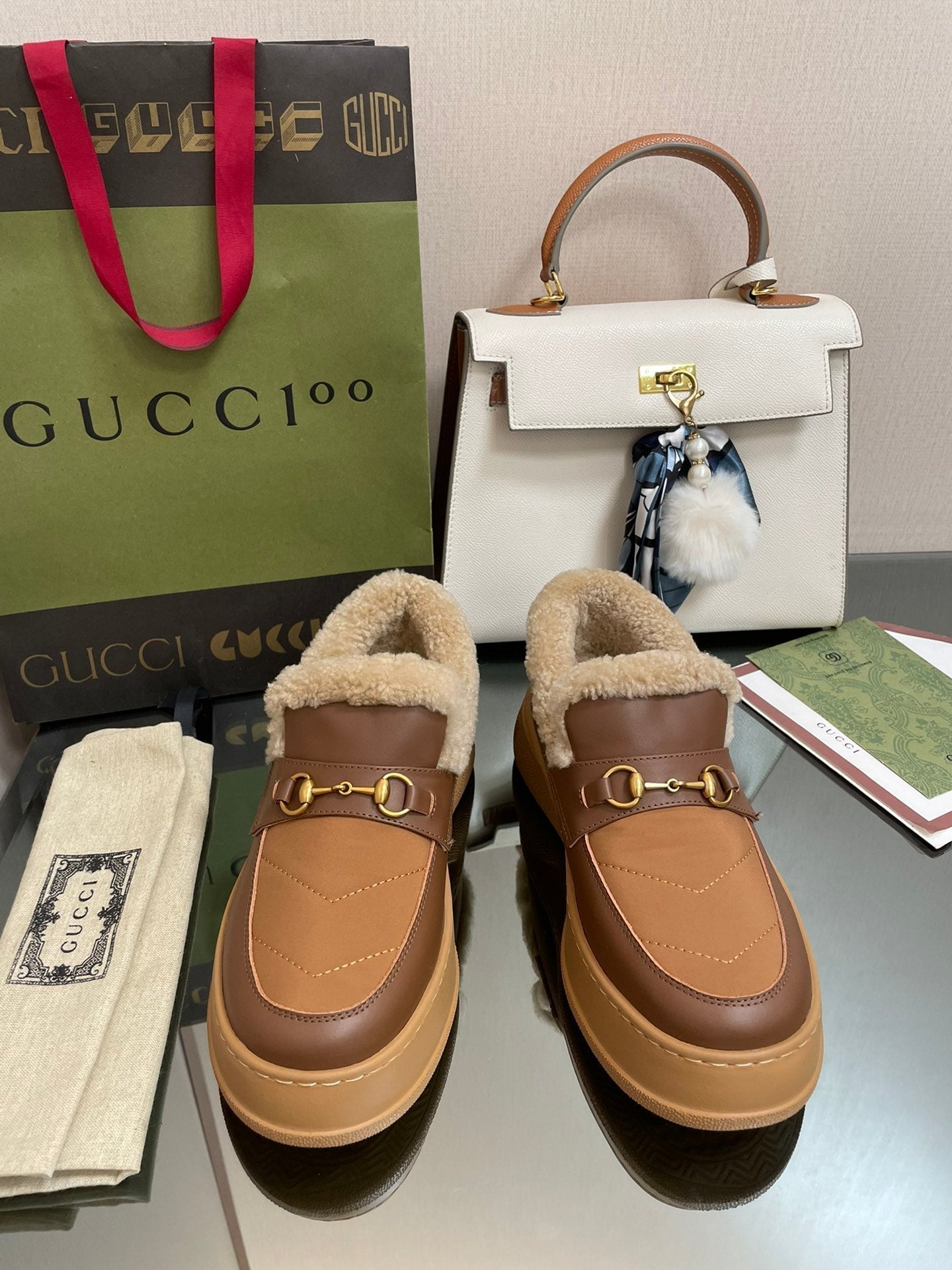GUCCI LOAFER IN PEANUT BROWN AND CHOCOLATE BROWN CALFSKIN WITH BEIGE WOOL LINING