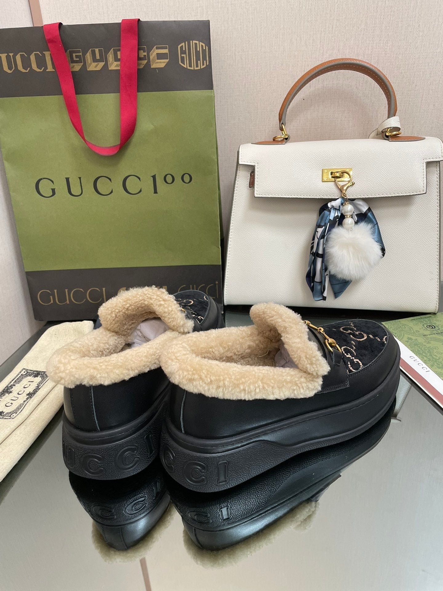 GUCCI LOAFER IN BLACK JACQUARD AND CALFSKIN WITH BEIGE WOOL LINING