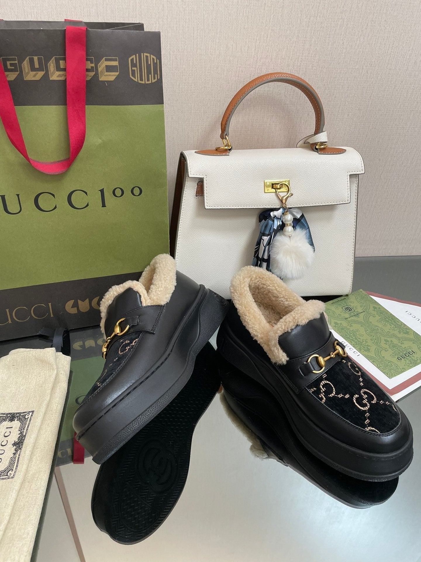 GUCCI LOAFER IN BLACK JACQUARD AND CALFSKIN WITH BEIGE WOOL LINING