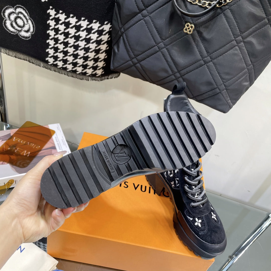 LOUIS VUITTON LAUREATE PLATFORM BOOTS IN BLACK MIX WHITE SUEDE AND MONOGRAM JACQUARD PATTERN