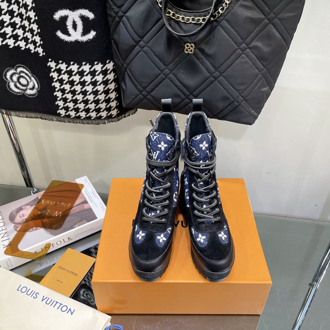 LOUIS VUITTON LAUREATE PLATFORM BOOTS IN BLACK SUEDE AND NAVY BLUE MONOGRAM JACQUARD PATTERN