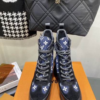 LOUIS VUITTON LAUREATE PLATFORM BOOTS IN BLACK SUEDE AND NAVY BLUE MONOGRAM JACQUARD PATTERN