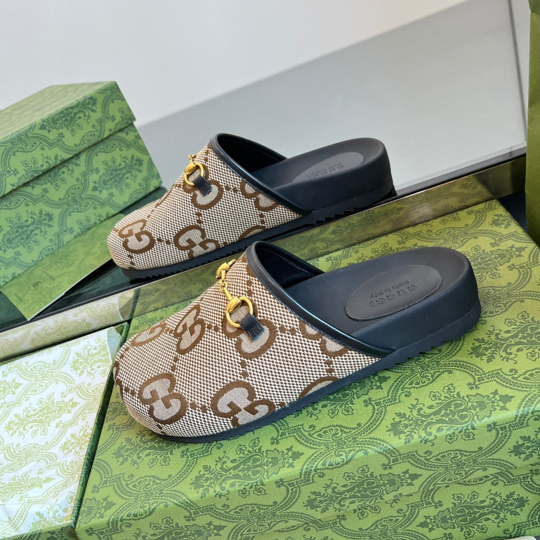 GUCCI HORSEBIT MULE IN LIGHT BROWN MONOGRAM CANVAS AND BLACK LINING