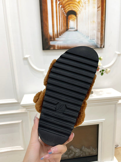 LOUIS VUITTON DAD SANDAL MULE IN CARAMEL BROWN MIX WHITE FLEECE