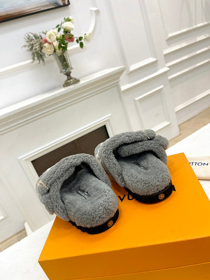 LOUIS VUITTON DAD SANDAL MULE IN SHADOW GRAY MIX WHITE FLEECE