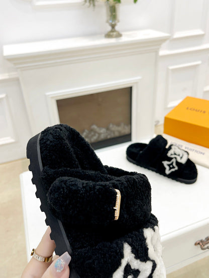 LOUIS VUITTON DAD SANDAL MULE IN BLACK MIX WHITE FLEECE