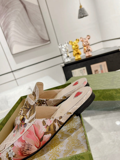 GUCCI HORSEBIT FLOWER SLIPPER MULE IN LINEN BEIGE MONOGRAM JACQUARD FABRIC