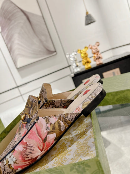 GUCCI HORSEBIT FLOWER SLIPPER MULE IN DARK BEIGE MONOGRAM JACQUARD FABRIC