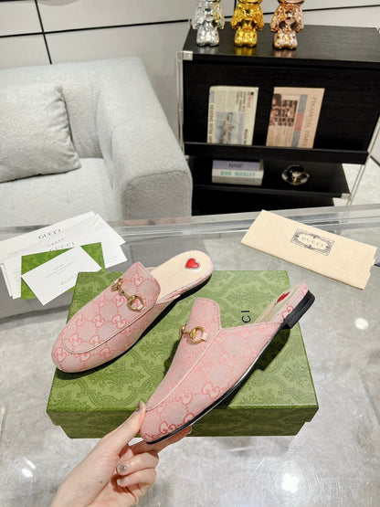 GUCCI MEN'S MULE WITH HORSEBIT IN PINK PASTEL MONOGRAM JACQUARD FABRIC