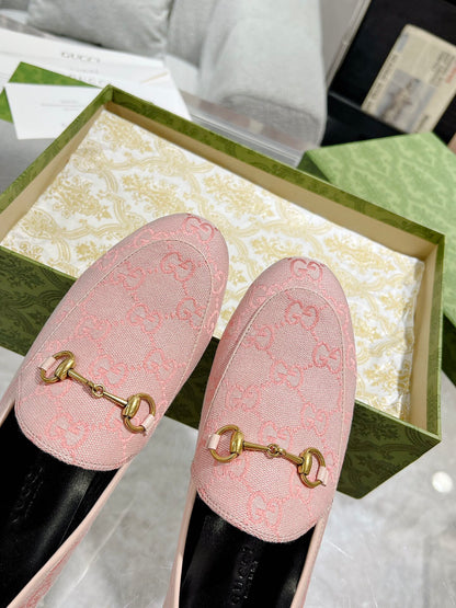 GUCCI MEN'S LOAFER WITH HORSEBIT IN PINK PASTEL MONOGRAM JACQUARD FABRIC