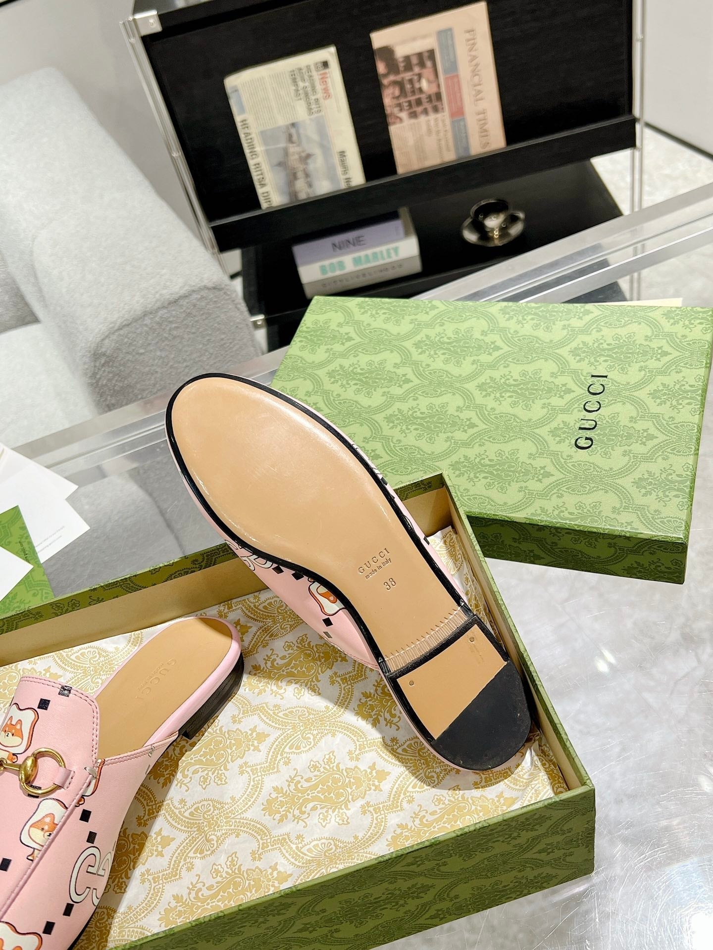 GUCCI HORSEBIT SLIPPER MULE WITH CUTE CAT PRINT IN LIGHT PINK CALFSKIN