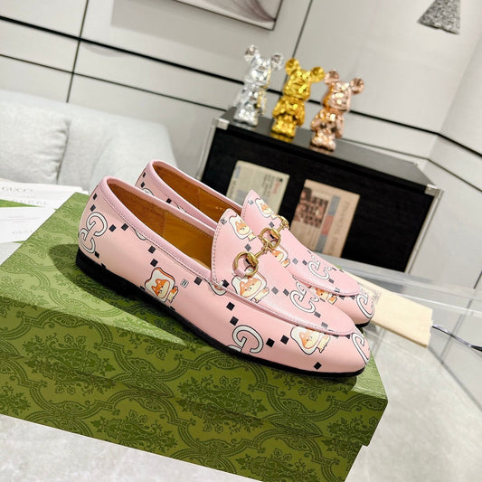 GUCCI HORSEBIT LOAFER WITH CUTE CAT PRINT IN LIGHT PINK CALFSKIN