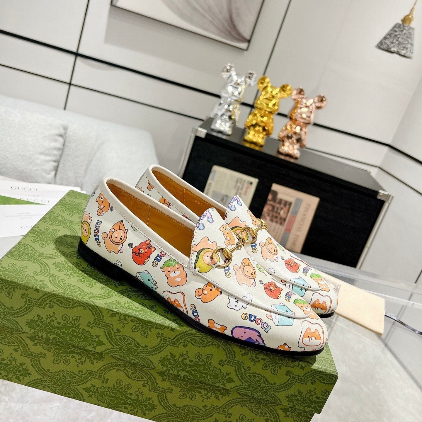 GUCCI HORSEBIT LOAFER WITH CUTE ANIMAL PRINT IN WHITE CALFSKIN