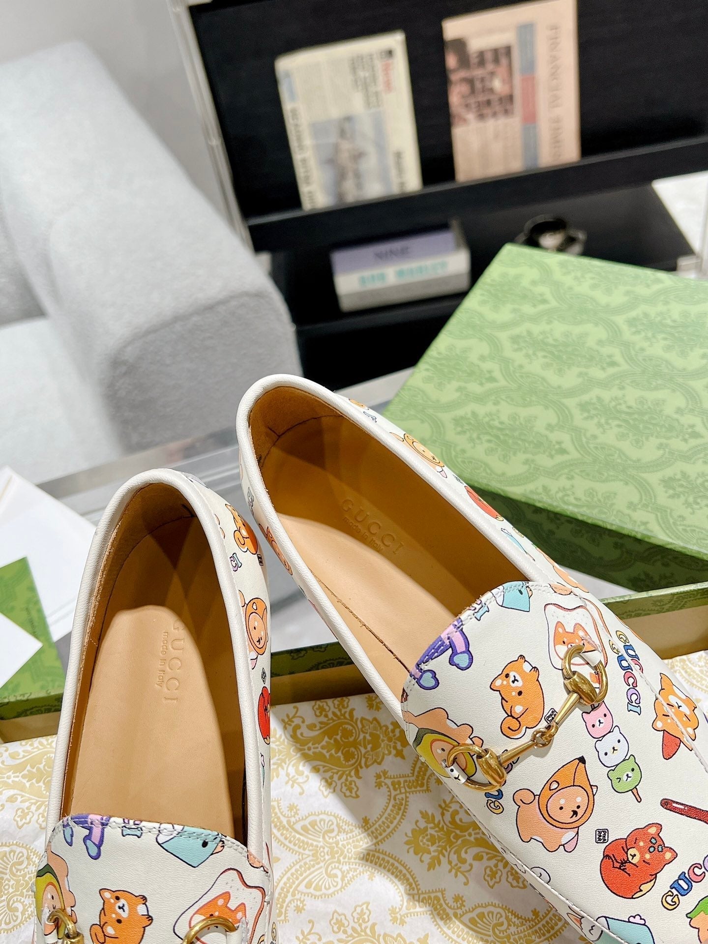 GUCCI HORSEBIT LOAFER WITH CUTE ANIMAL PRINT IN WHITE CALFSKIN