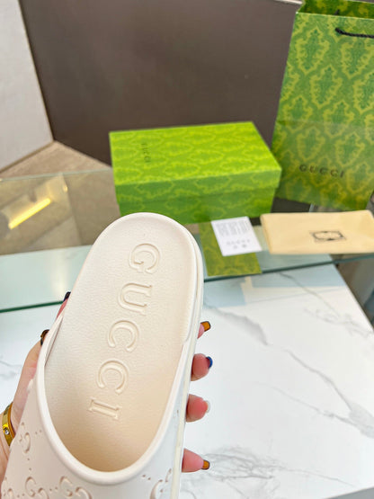 GUCCI PLATFORM SANDALS IN WHITE CREAM MONOGRAM IMPORTED TPU