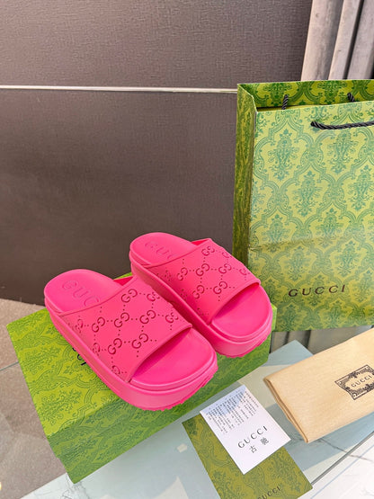 GUCCI PLATFORM SANDALS IN BRIGHT PINK MONOGRAM IMPORTED TPU