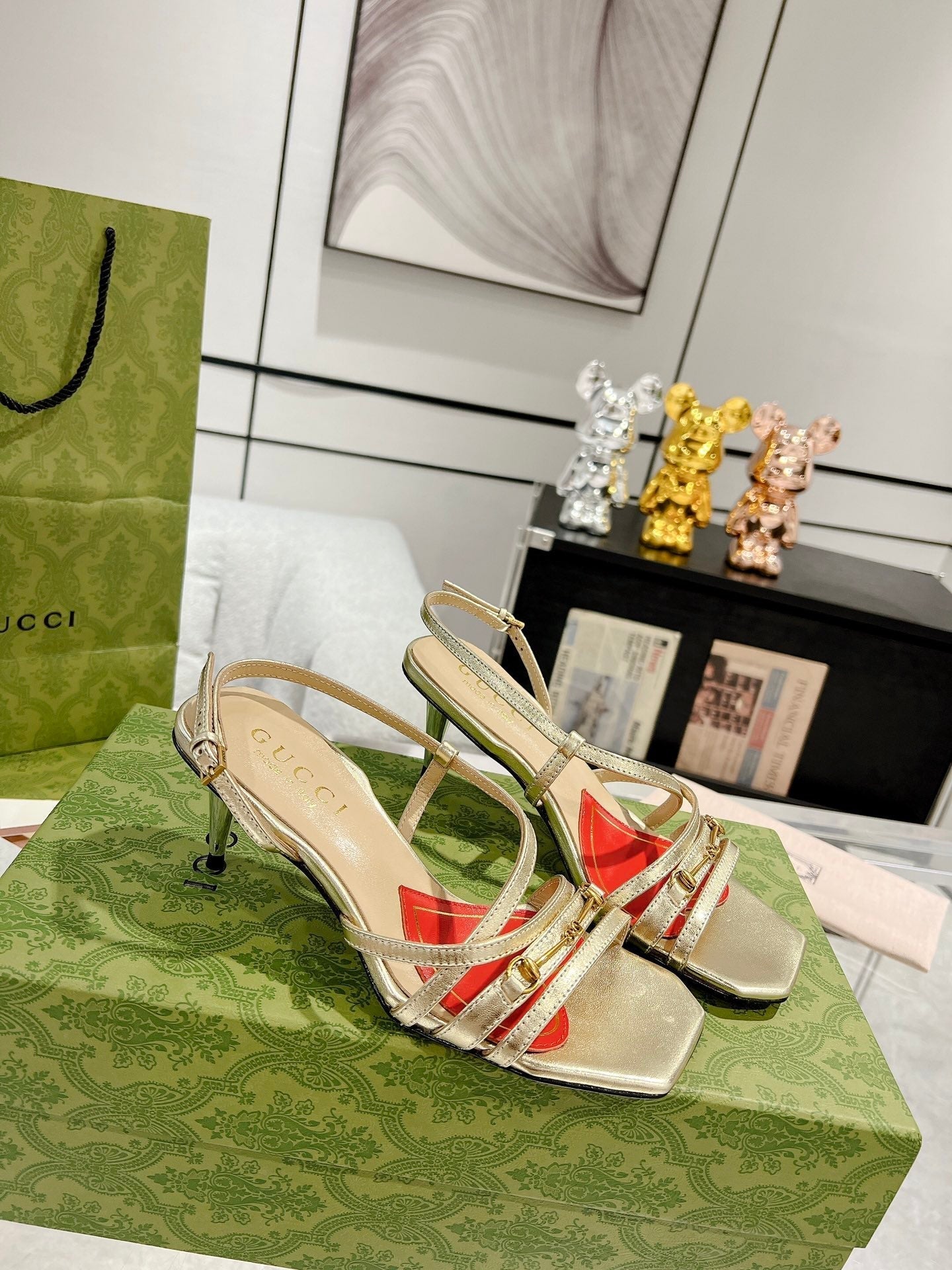 GUCCI CLASSIC STRAPPY HEEL SANDAL METALLIC GOLD CALFSKIN