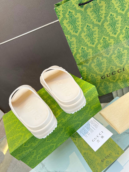 GUCCI PLATFORM SANDALS IN WHITE CREAM MONOGRAM IMPORTED TPU