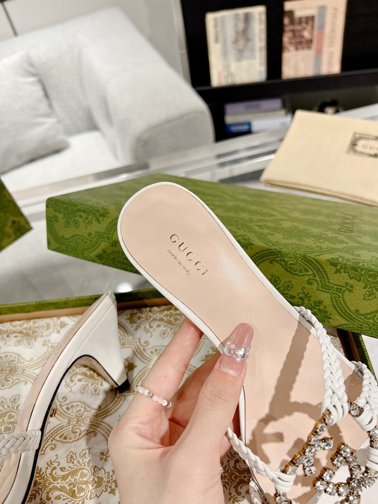 GUCCI CRYSTAL MID - HEEL WHITE CALFSKIN