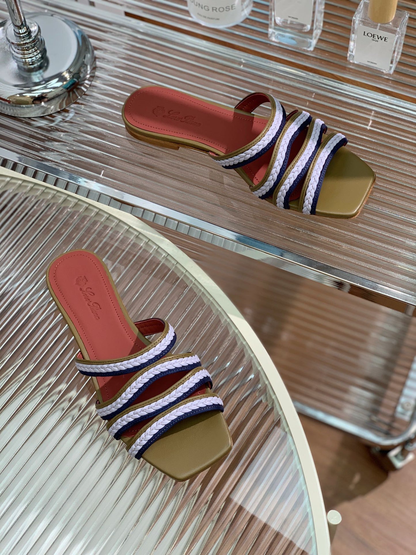 LP SPRIGHTLY CHARMS FLAT SANDAL WHITE AND OLIVE CALFSKIN