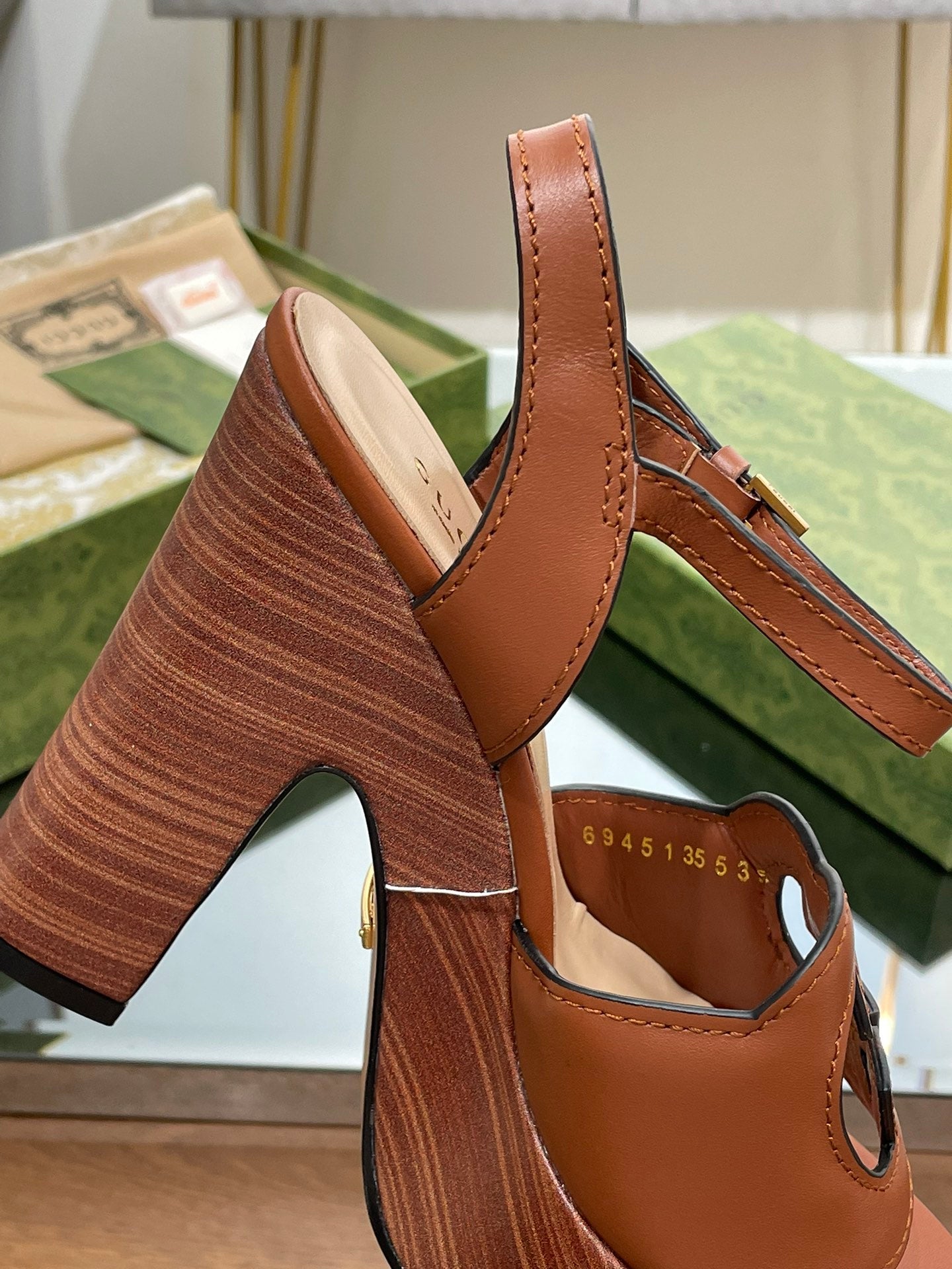 GUCCI 120 INTERLOCKING G SANDAL CARAMEL CALFSKIN