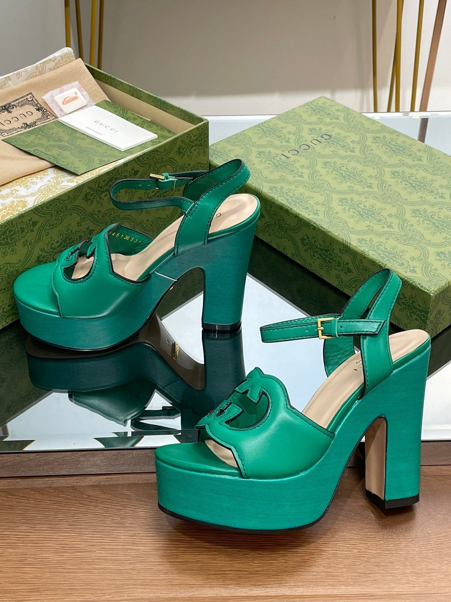 GUCCI 120 INTERLOCKING G SANDAL JADE GREEN CALFSKIN