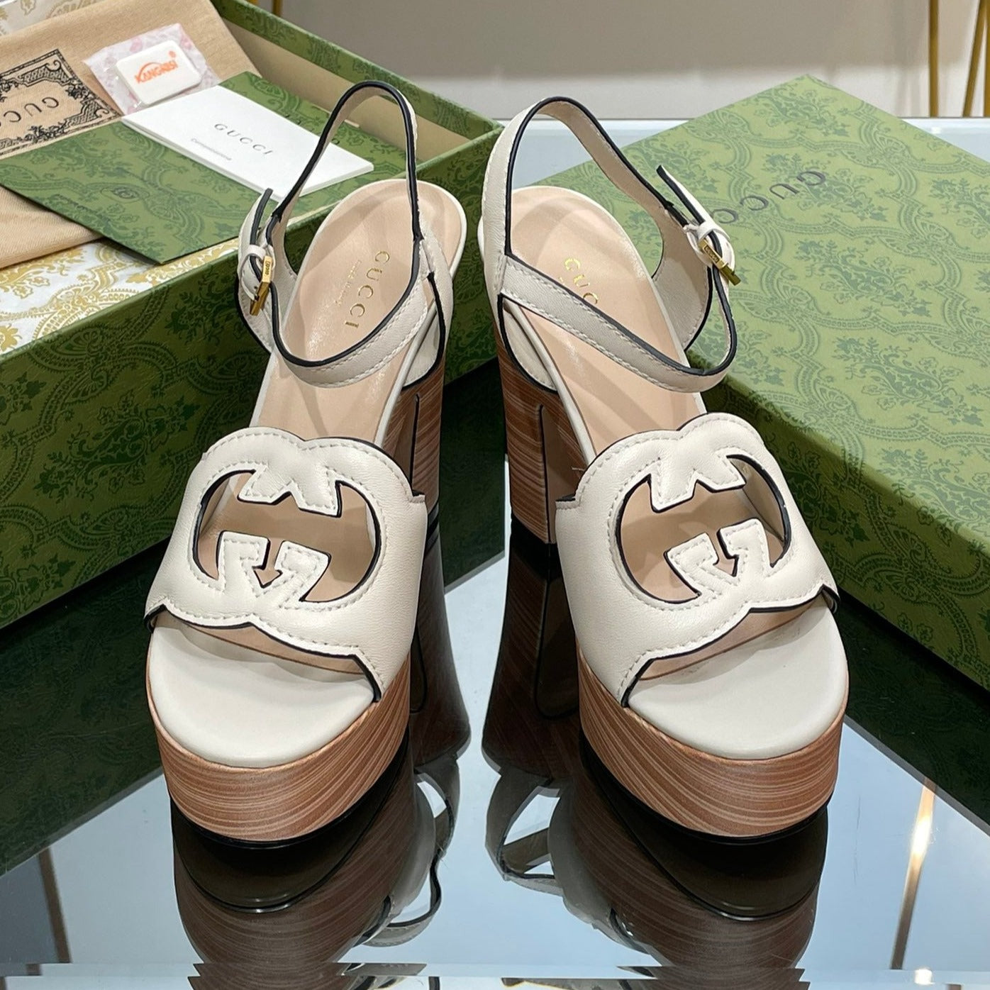 GUCCI 120 INTERLOCKING G SANDAL WHITE CALFSKIN