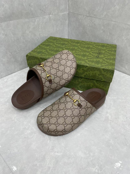 GUCCI MULE WITH GOLD HORSEBIT IN BEIGE AND EBONY MONOGRAM CANVAS