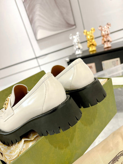 GUCCI LOAFER WITH CHAINS WHITE CALFSKIN