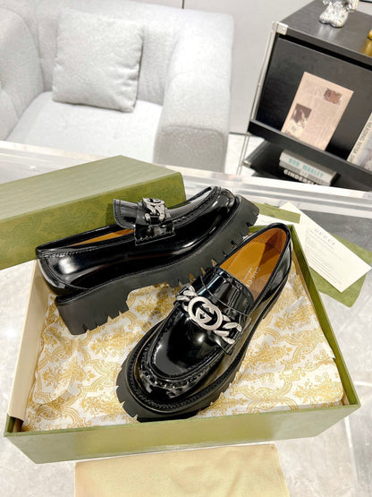 GUCCI LOAFER WITH CHAINS GLOSSY BLACK CALFSKIN