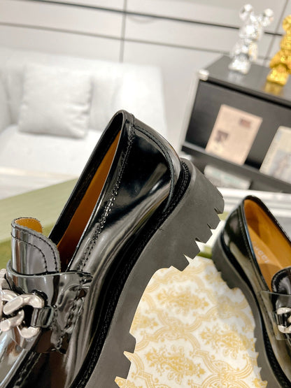 GUCCI LOAFER WITH CHAINS GLOSSY BLACK CALFSKIN