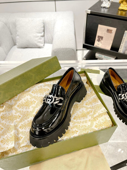 GUCCI LOAFER WITH CHAINS GLOSSY BLACK CALFSKIN