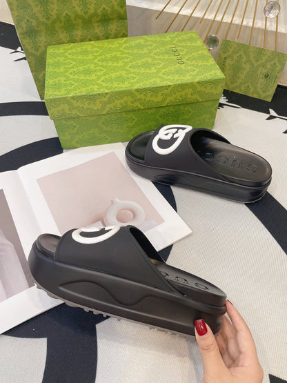 GUCCI INTERLOCKING G SLIDE SANDAL IN BLACK IMPORTED TPU