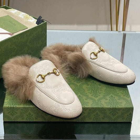GUCCI HORSEBIT MULE IN WHITE EMBOSSED CALFSKIN AND LAMB WOOL LINING