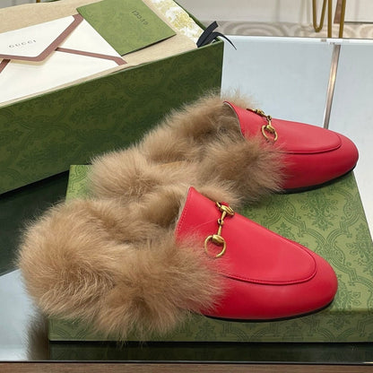 GUCCI HORSEBIT MULE IN CHERRY RED CALFSKIN AND LAMB WOOL LINING
