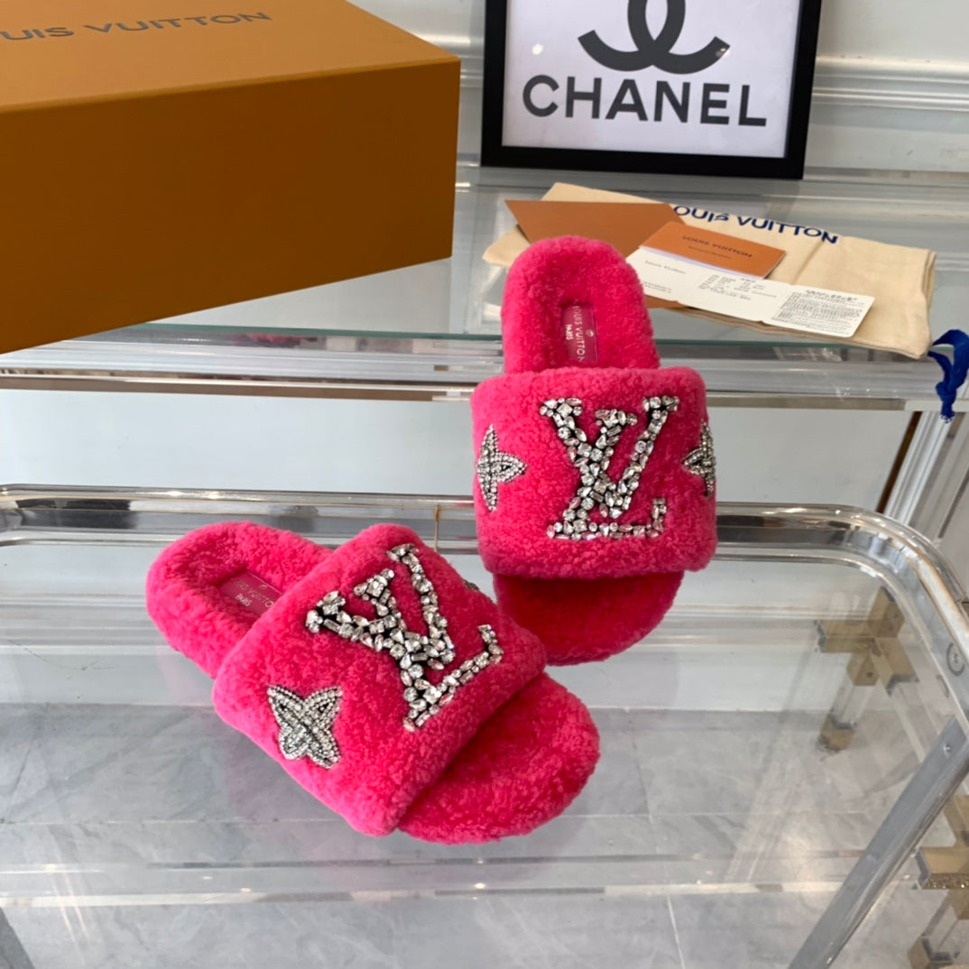 LOUIS VUITTON LV WOMEN'S PASEO FLAT SLIPPER IN DEEP PINK FLEECE