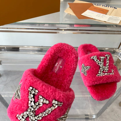 LOUIS VUITTON LV WOMEN'S PASEO FLAT SLIPPER IN DEEP PINK FLEECE