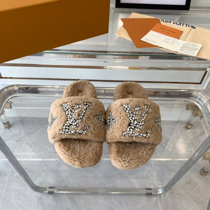 LOUIS VUITTON LV WOMEN'S PASEO FLAT SLIPPER IN TAN BROWN FLEECE