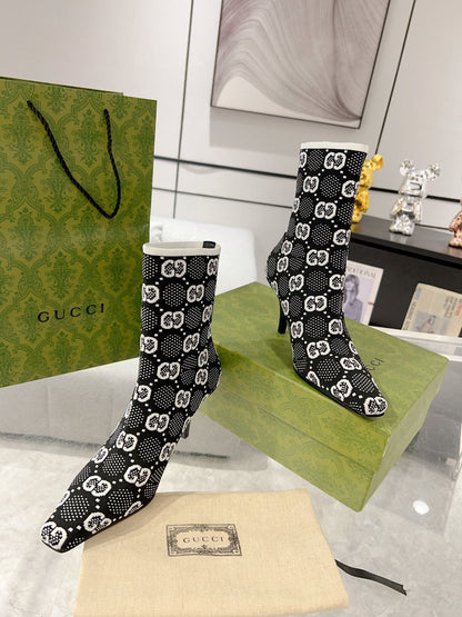 GUCCI ANKLE BOOTS IN BLACK MIX WHITE KNITTED FABRIC WITH RETRO STYLE