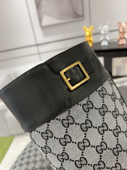 GUCCI KNEE BOOTS IN LIGHT GRAY MONOGRAM CANVAS AND BLACK GLOSSY SHEEPSKIN