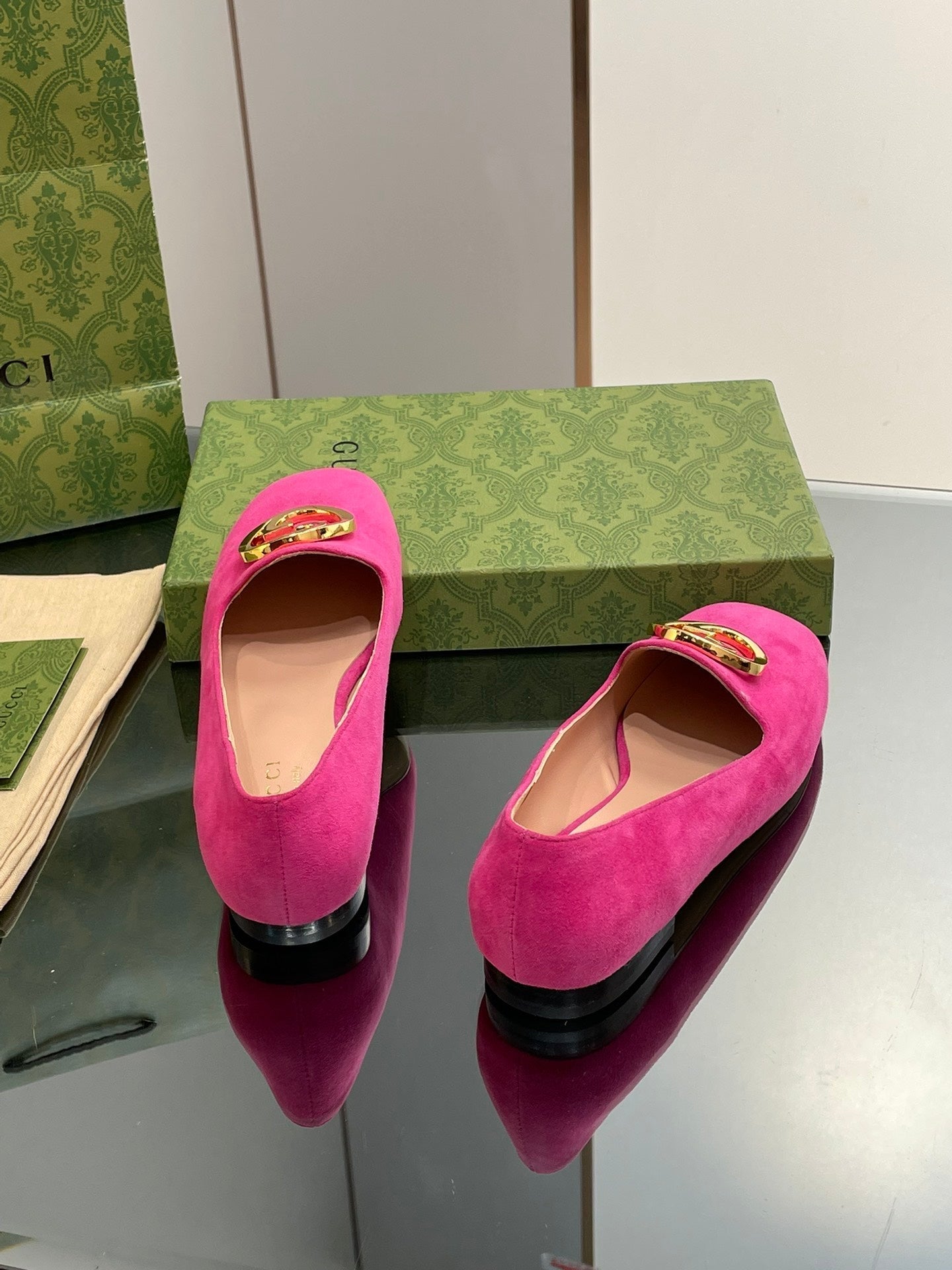 GUCCI BLONDIE LOGO-PLAQUE LOAFERS IN FUSCIA PINK SUEDE WITH GOLD HARDWARE