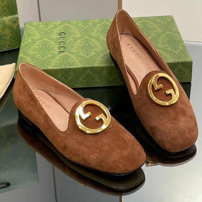 GUCCI BLONDIE LOGO-PLAQUE LOAFERS IN BRONZE BROWN SUEDE WITH GOLD HARDWARE