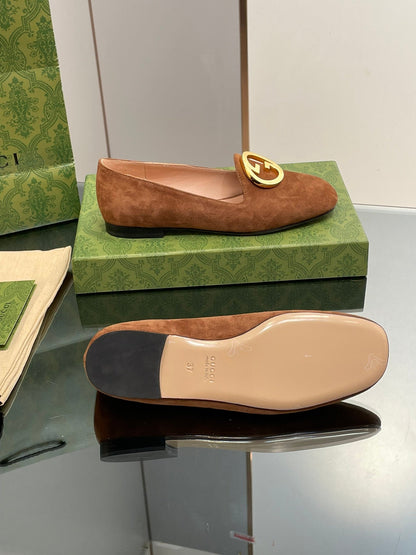GUCCI BLONDIE LOGO-PLAQUE LOAFERS IN BRONZE BROWN SUEDE WITH GOLD HARDWARE