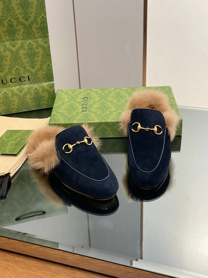 GUCCI HORSEBIT MULE IN NAVY BLUE SUEDE AND LAMB WOOL LINING