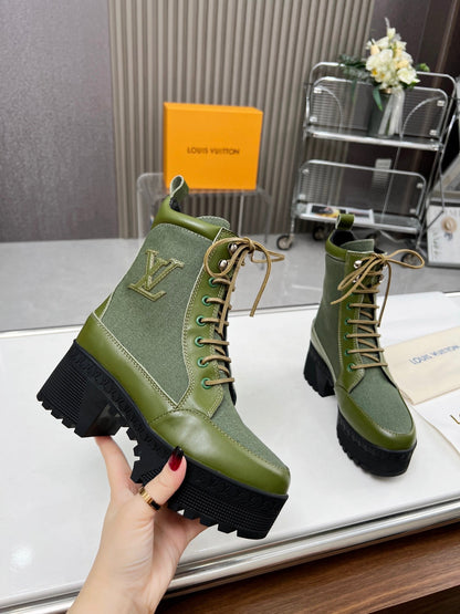 LOUIS VUITTON LAUREATE PLATFORM DESERT BOOT IN DARK OLIVE GREEN JACQUARD AND CALFSKIN