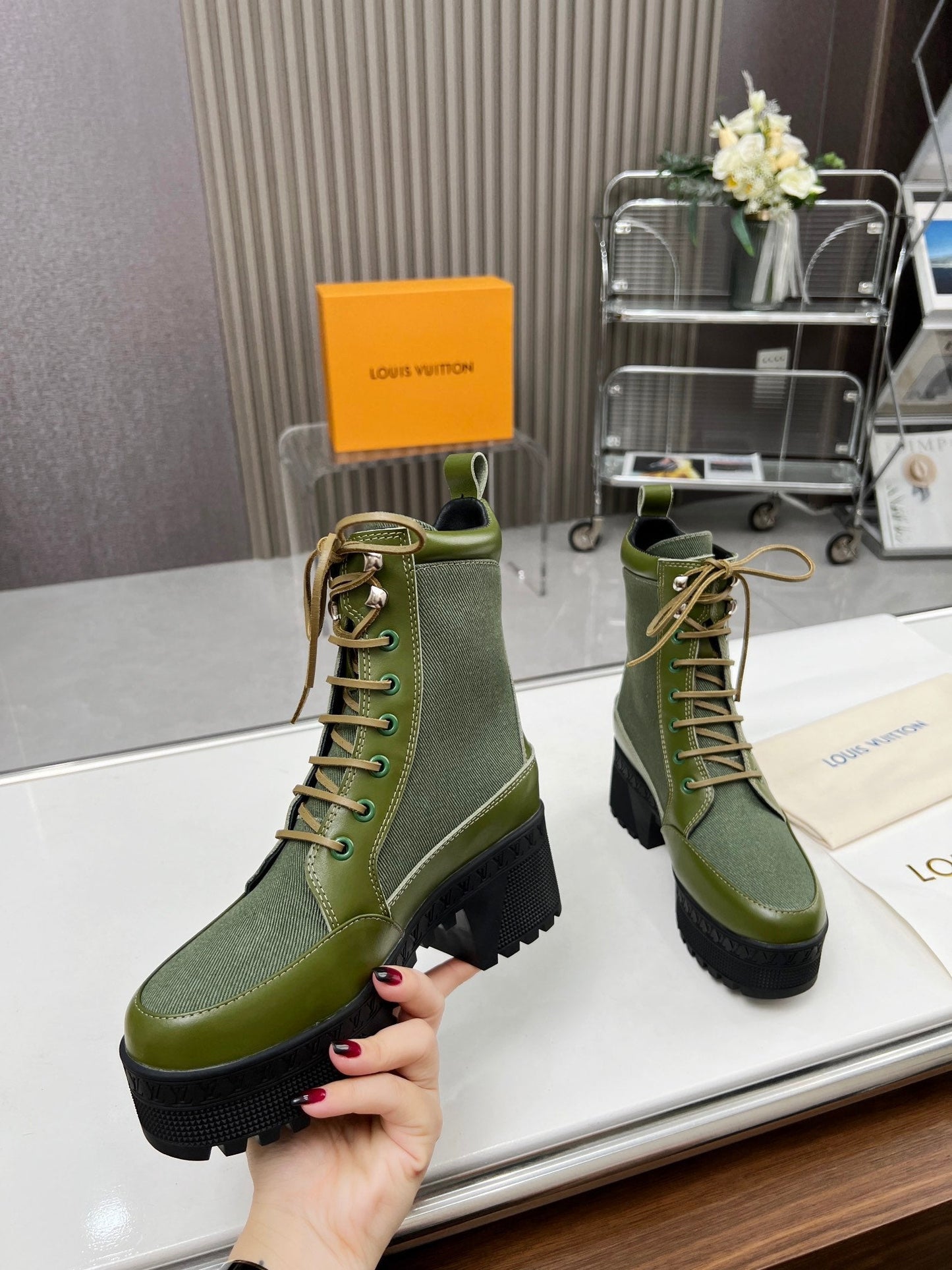 LOUIS VUITTON LAUREATE PLATFORM DESERT BOOT IN DARK OLIVE GREEN JACQUARD AND CALFSKIN
