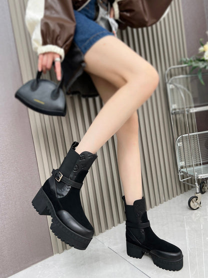 LOUIS VUITTON LAUREATE PLATFORM DESERT BOOT IN BLACK SUEDE AND CALFSKIN