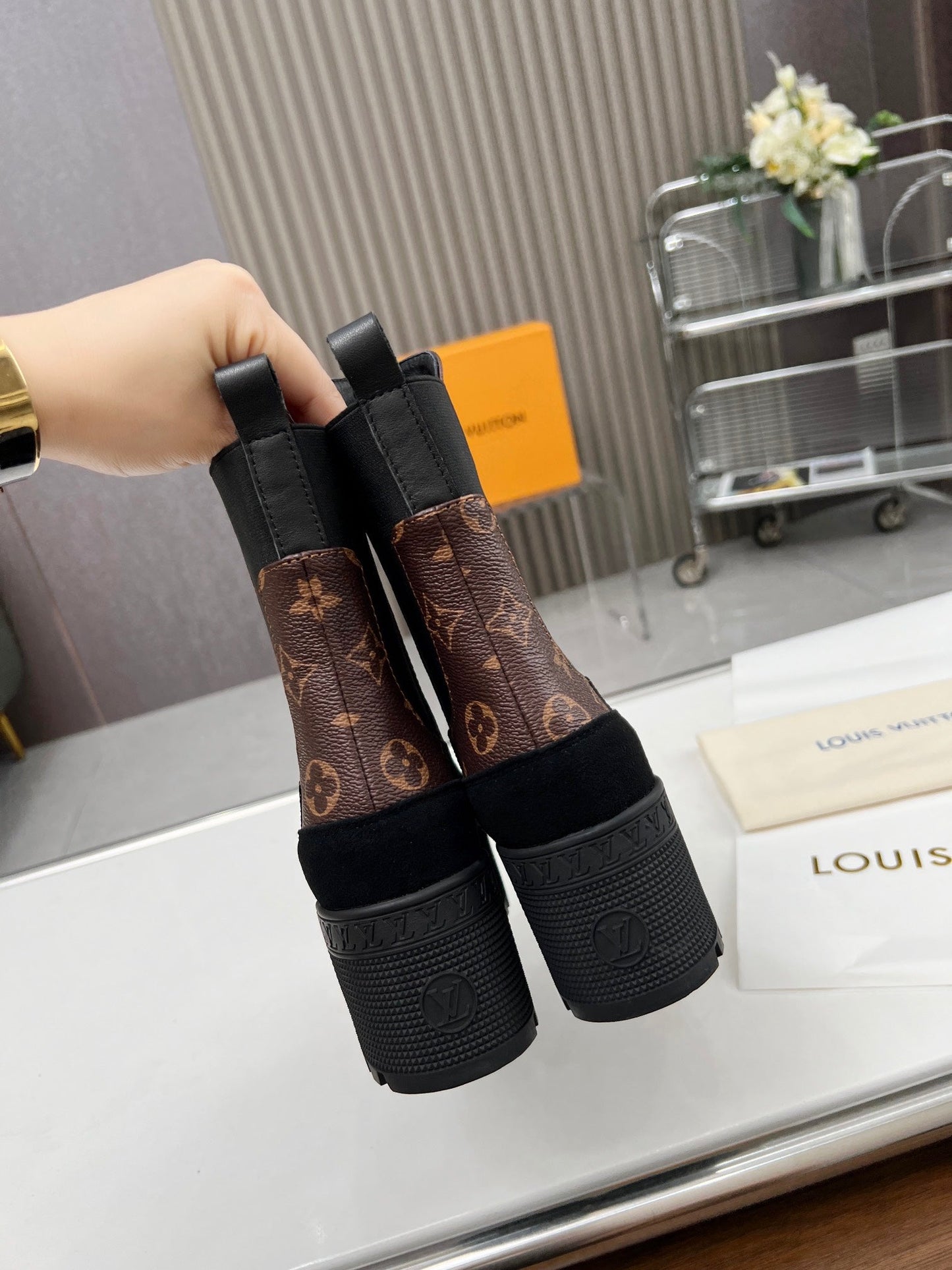 LOUIS VUITTON LV WOMEN SHORT BOOT IN BLACK SUEDE AND CHOCOLATE BROWN CALFSKIN