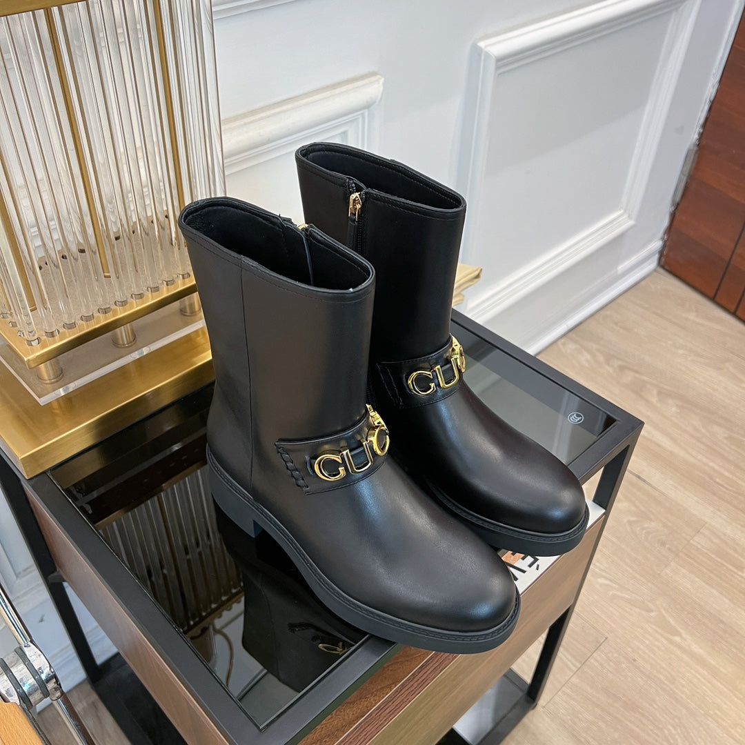 GUCCI CLASSIC LOGO ANKLE BOOTS IN BLACK CALFSKIN